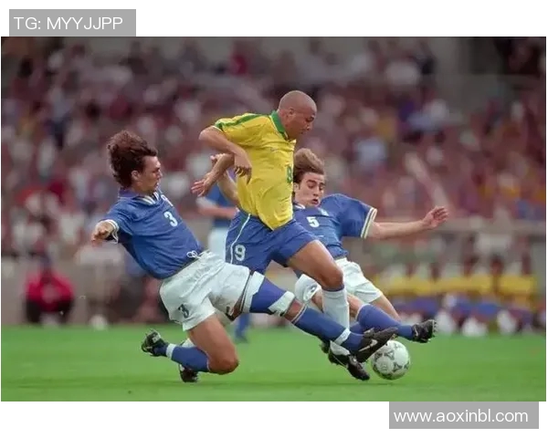 足球场上十大最具场上意识的球星解析与盘点